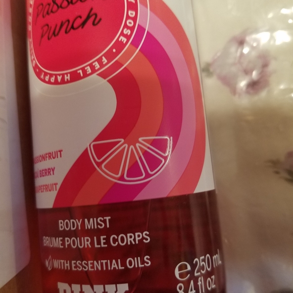 PinkVictoria Secret Passion Punch 8.4 fl.oz.Vic - Picture 6 of 7